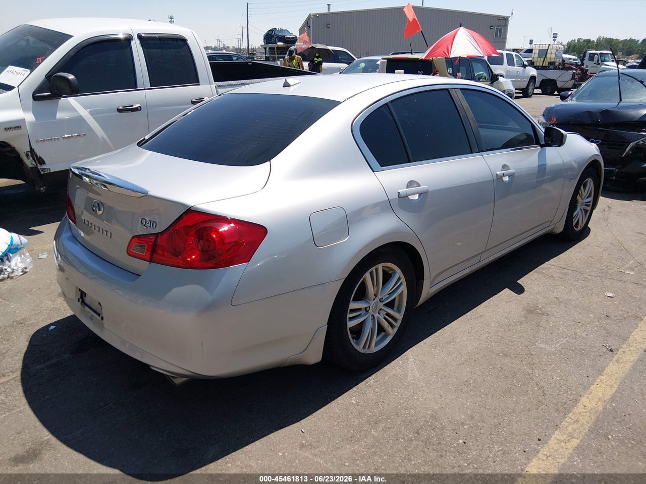 2015 INFINITI Q40 · 4/11