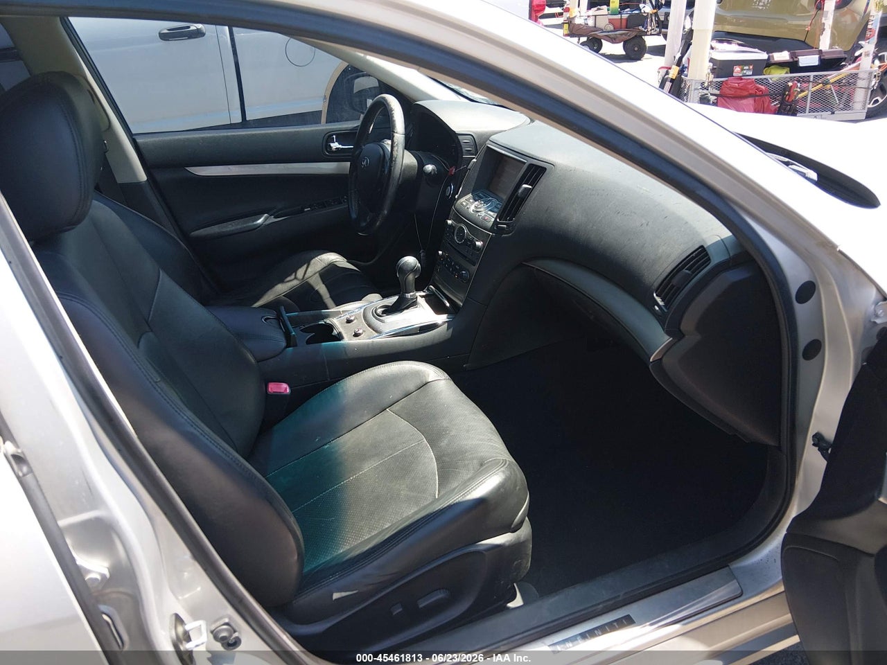 2015 INFINITI Q40 · 5/11