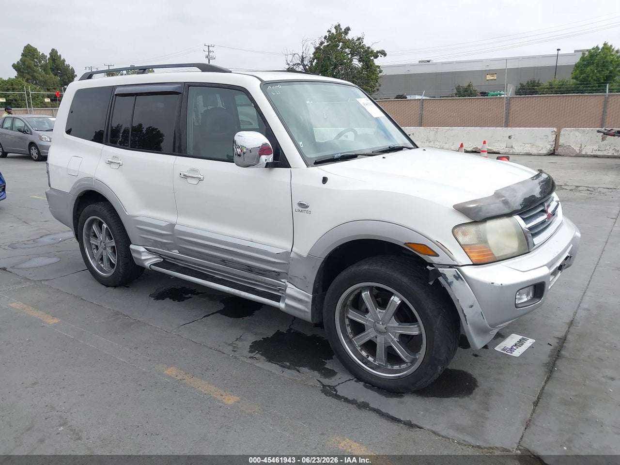 JA4MW51R11J****** · 2001 MITSUBISHI MONTERO LIMITED