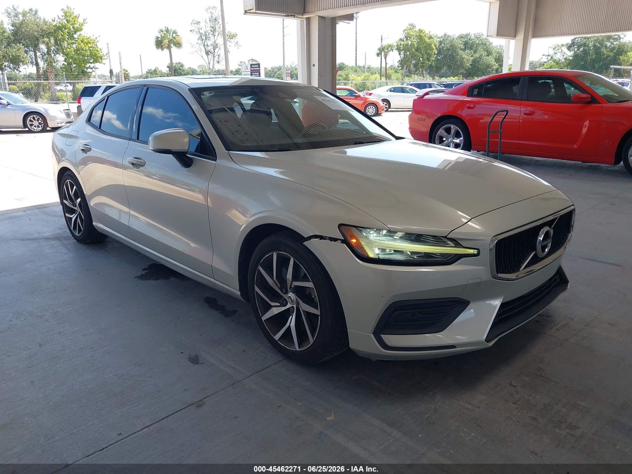 7JRA22TKXKG****** · 2019 VOLVO S60 T6 MOMENTUM