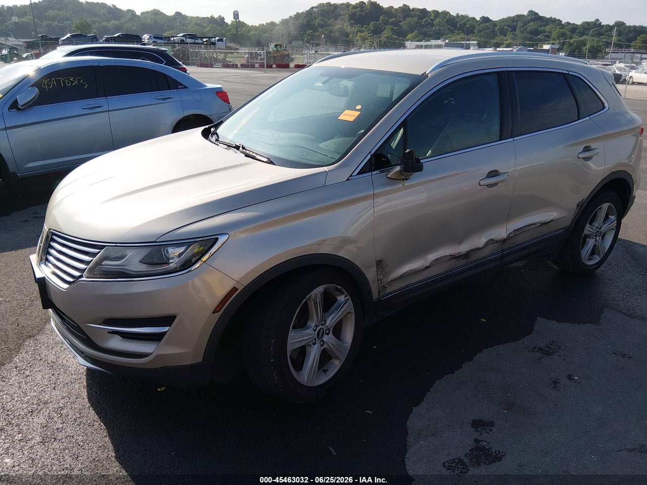 2017 LINCOLN MKC PREMIERE · 2/10