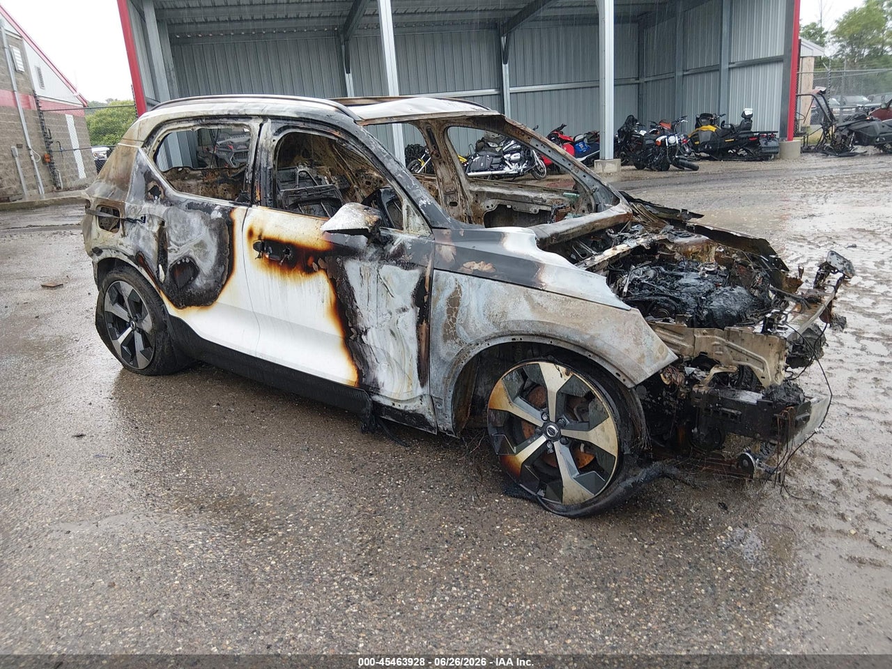 YV4L12UN7P2****** · 2023 VOLVO XC40 B5 PLUS BRIGHT THEME