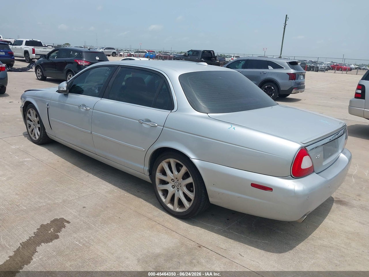 2008 JAGUAR XJ XJ8 L · 3/10