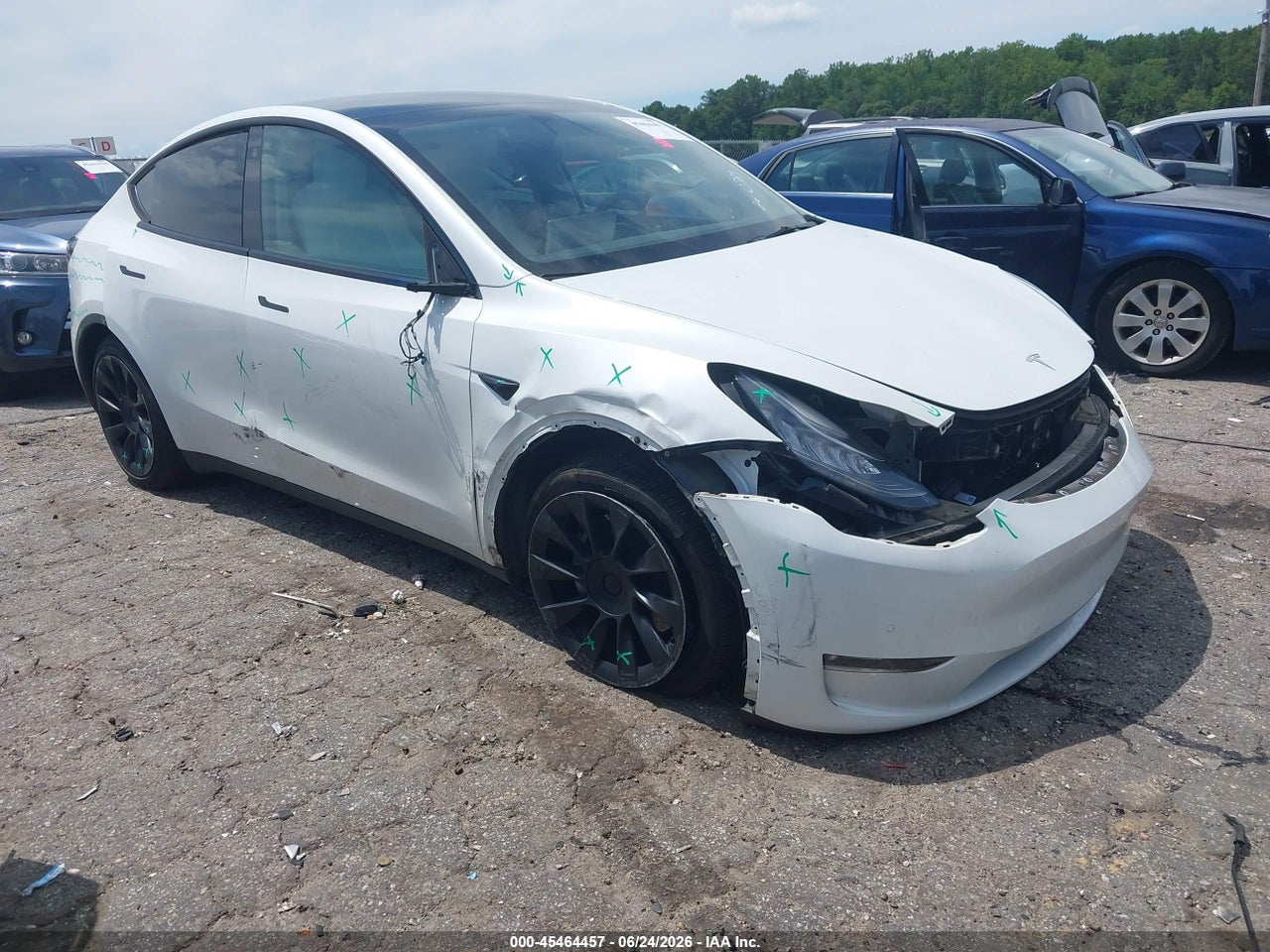 7SAYGDEE1NF****** · 2022 TESLA MODEL Y LONG RANGE DUAL MOTOR ALL-WHEEL DRIVE