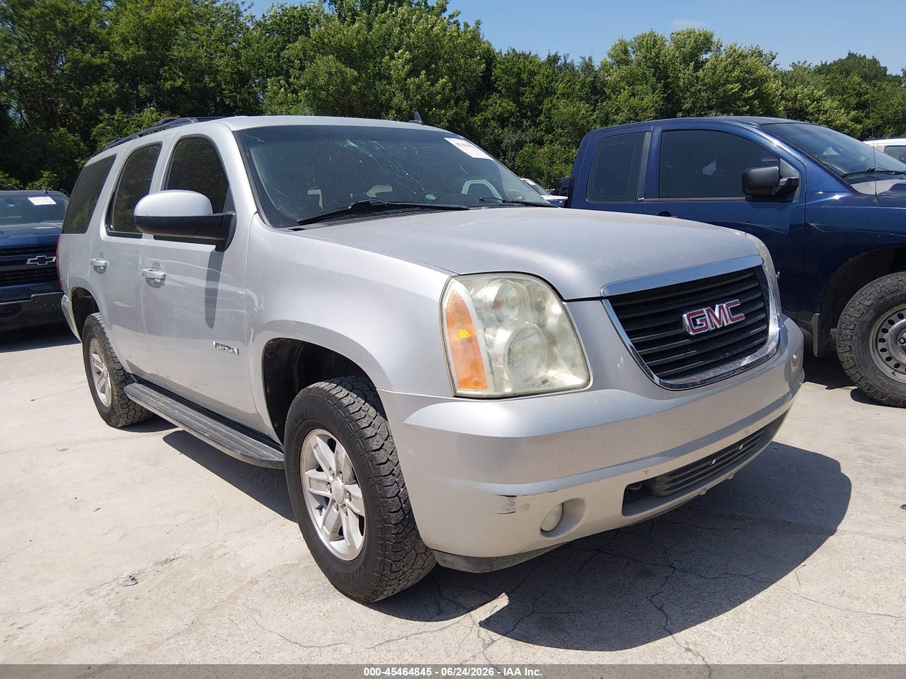 1GKS1AE07BR****** · 2011 GMC YUKON SLE