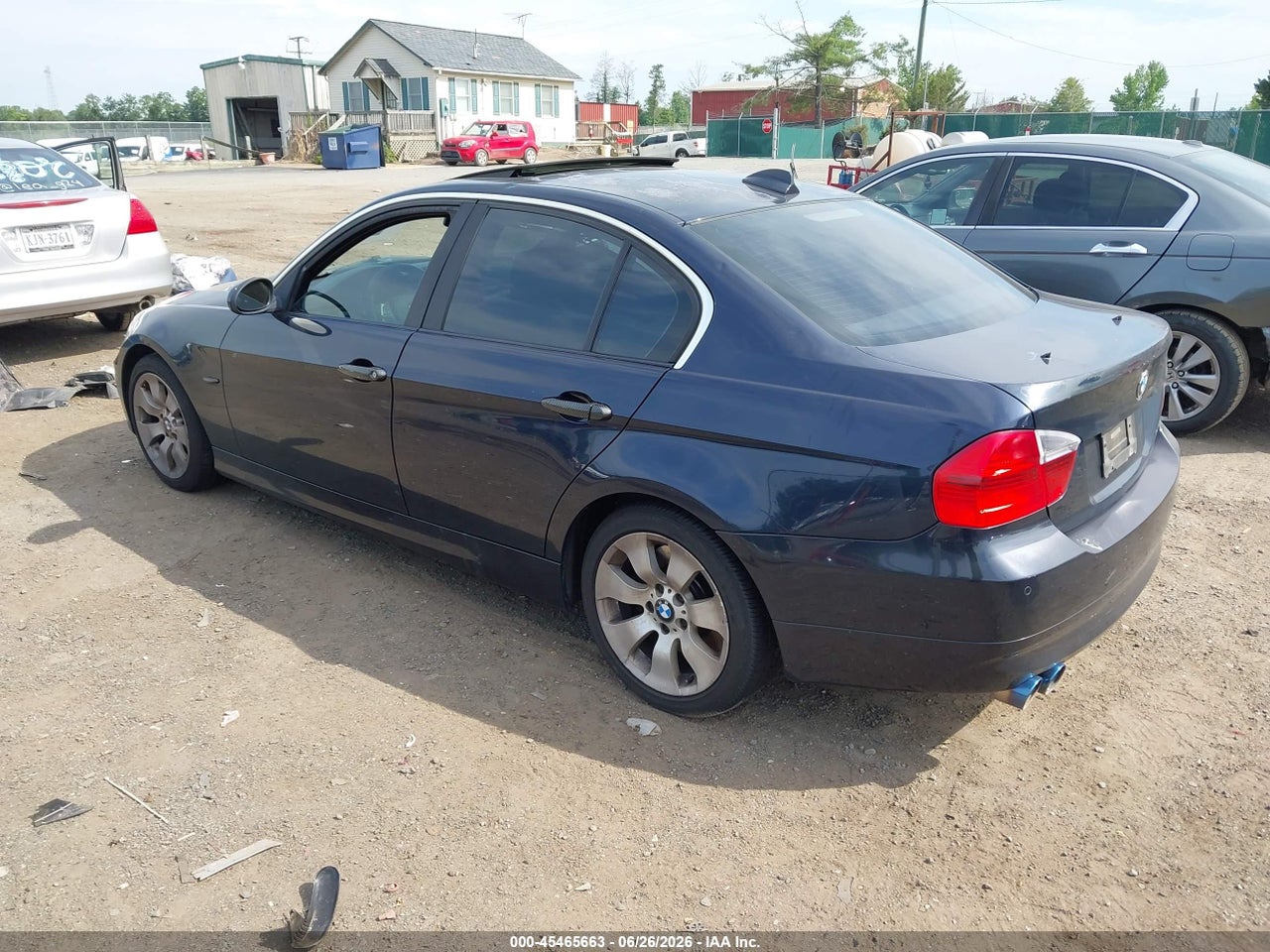 2006 BMW 330XI   · 3/11