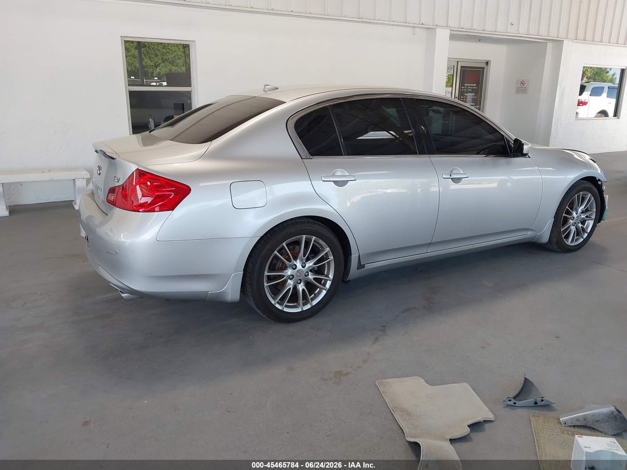 2011 INFINITI G37 JOURNEY · 4/11