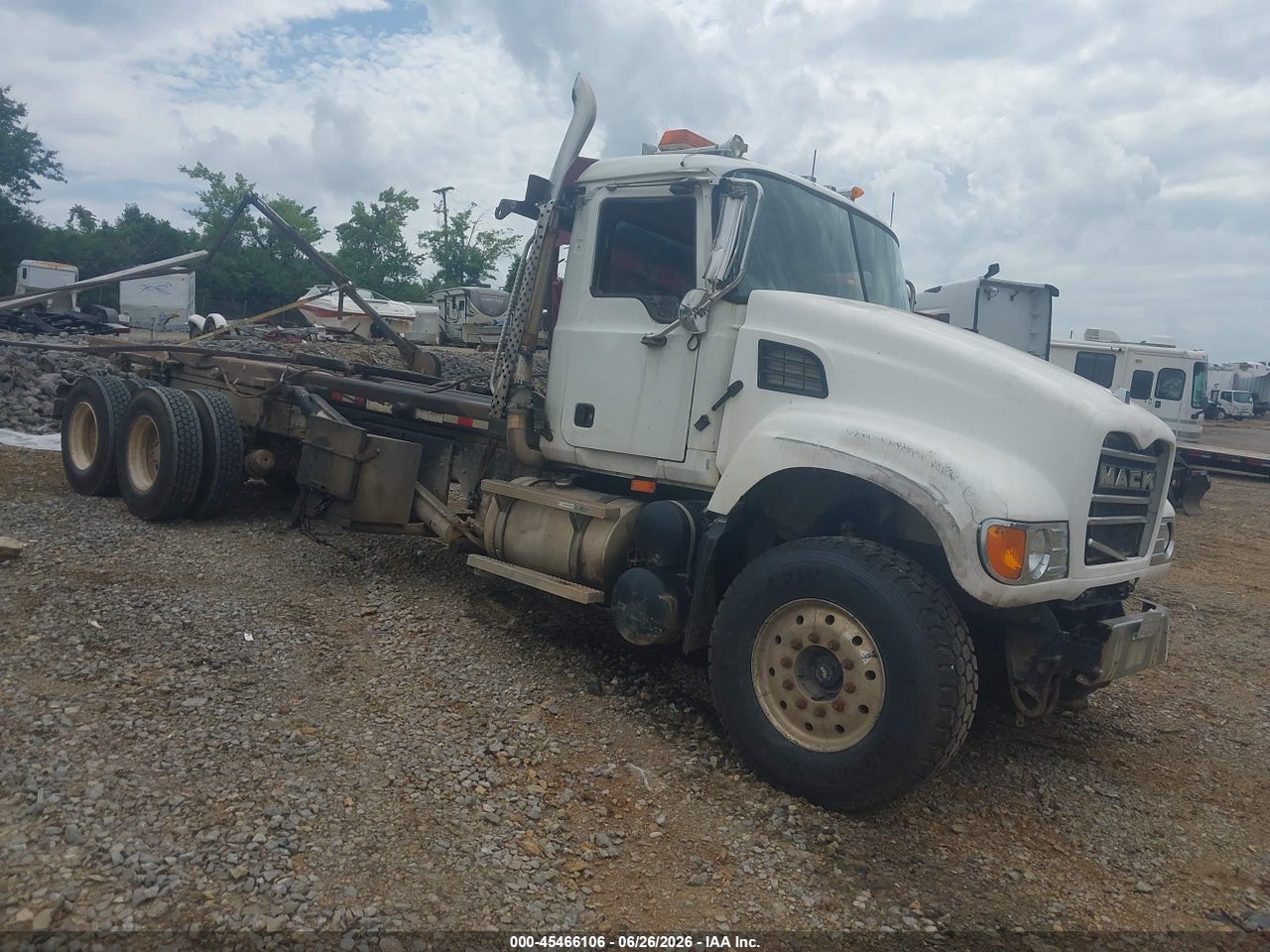 1M2AG11C47M****** · 2007 MACK 700 CV700