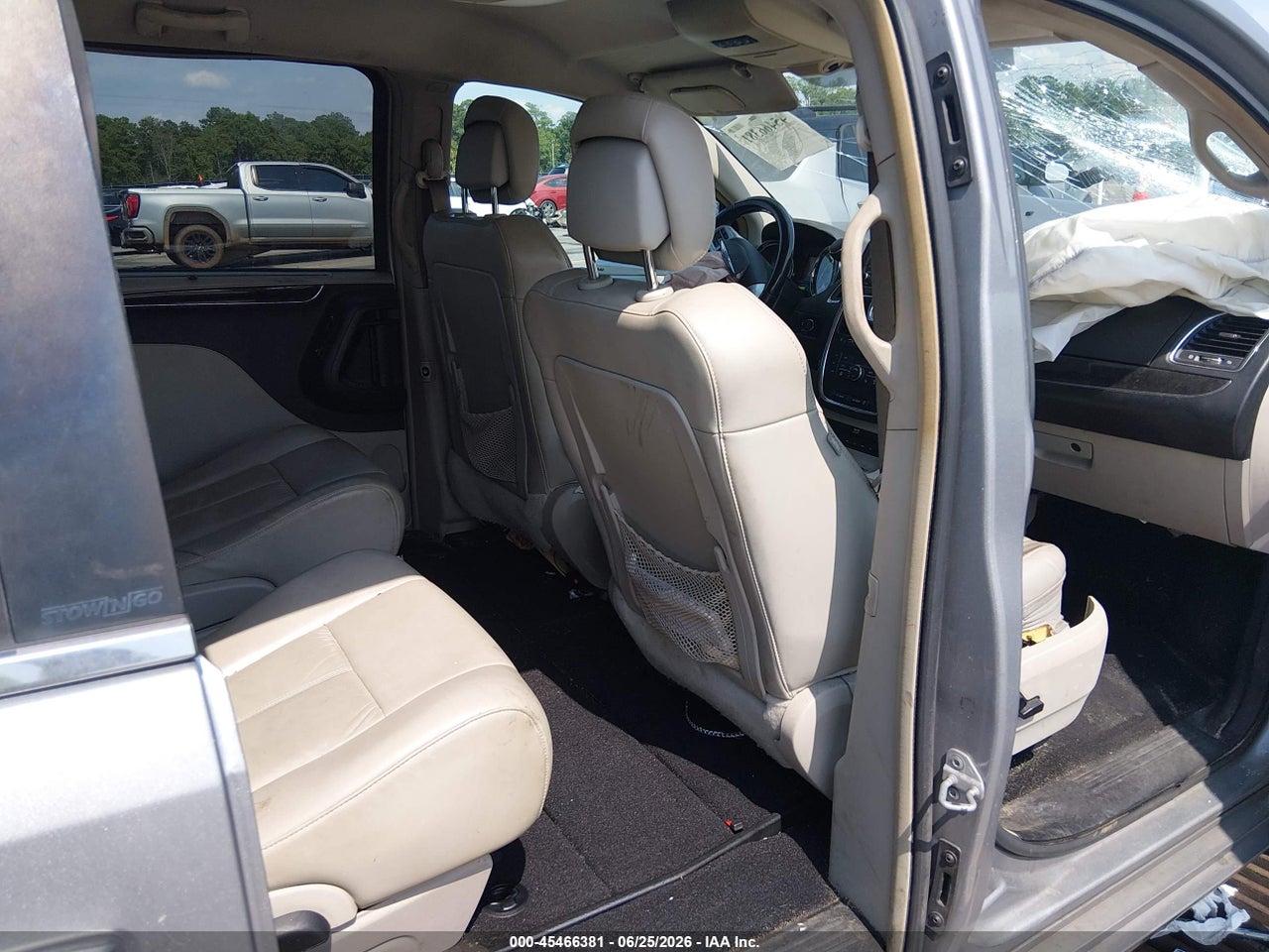 2014 CHRYSLER TOWN &amp; COUNTRY LIMITED · 8/11