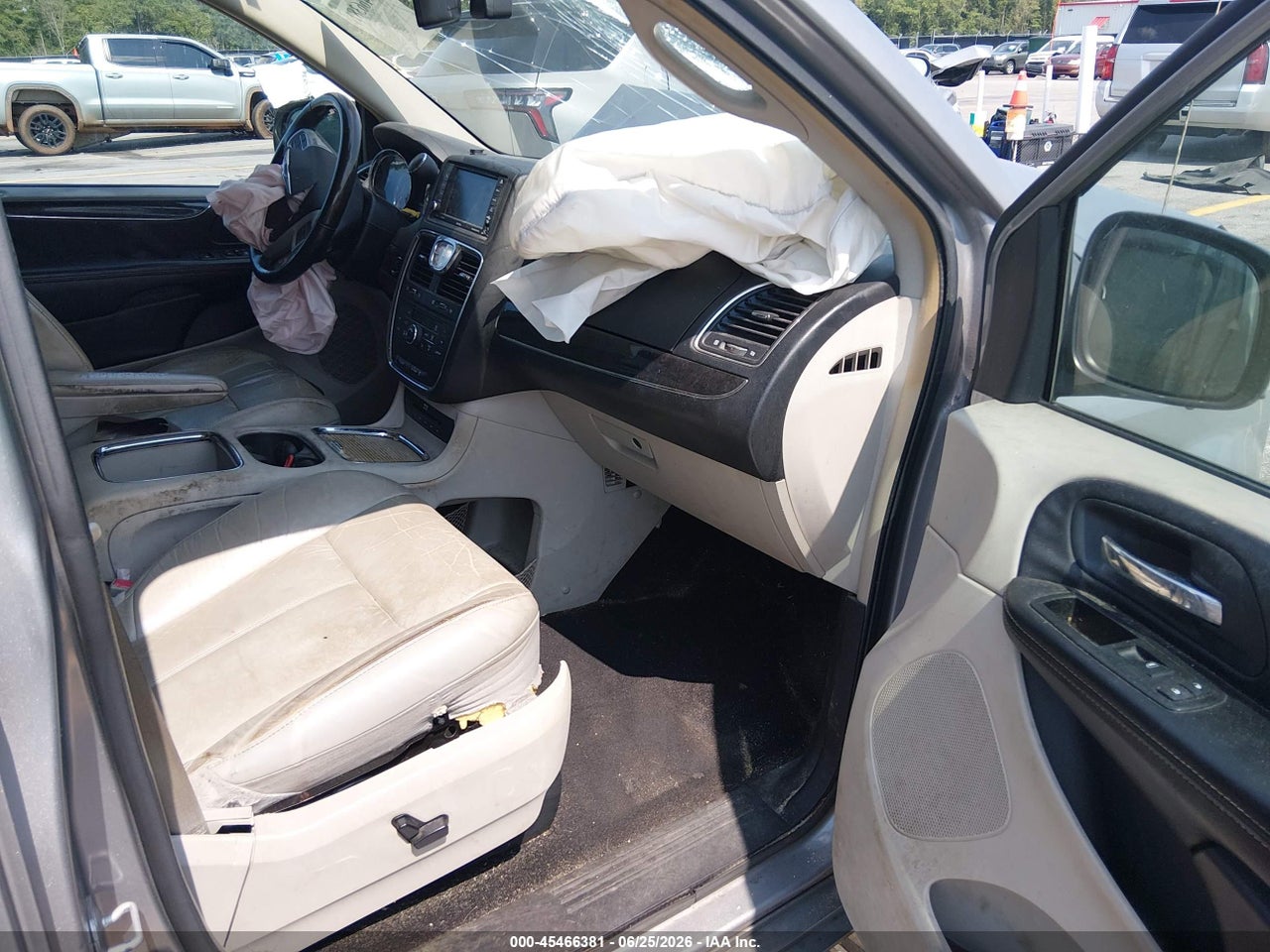 2014 CHRYSLER TOWN &amp; COUNTRY LIMITED · 5/11