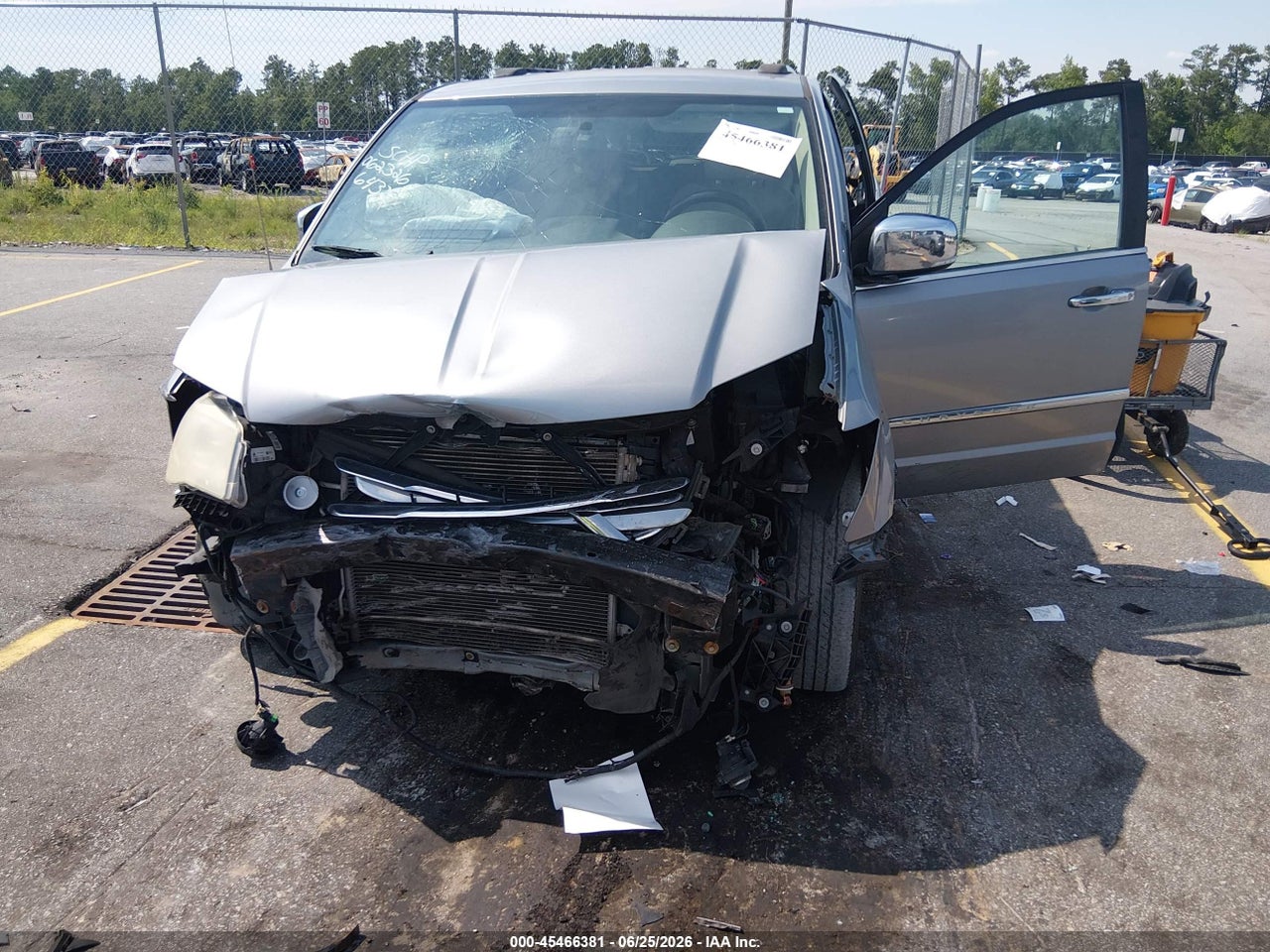 2014 CHRYSLER TOWN &amp; COUNTRY LIMITED · 6/11