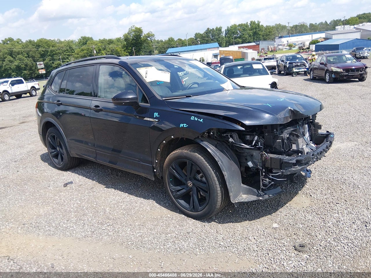 3VVCB7AX6RM****** · 2024 VOLKSWAGEN TIGUAN 2.0T SE R-LINE BLACK