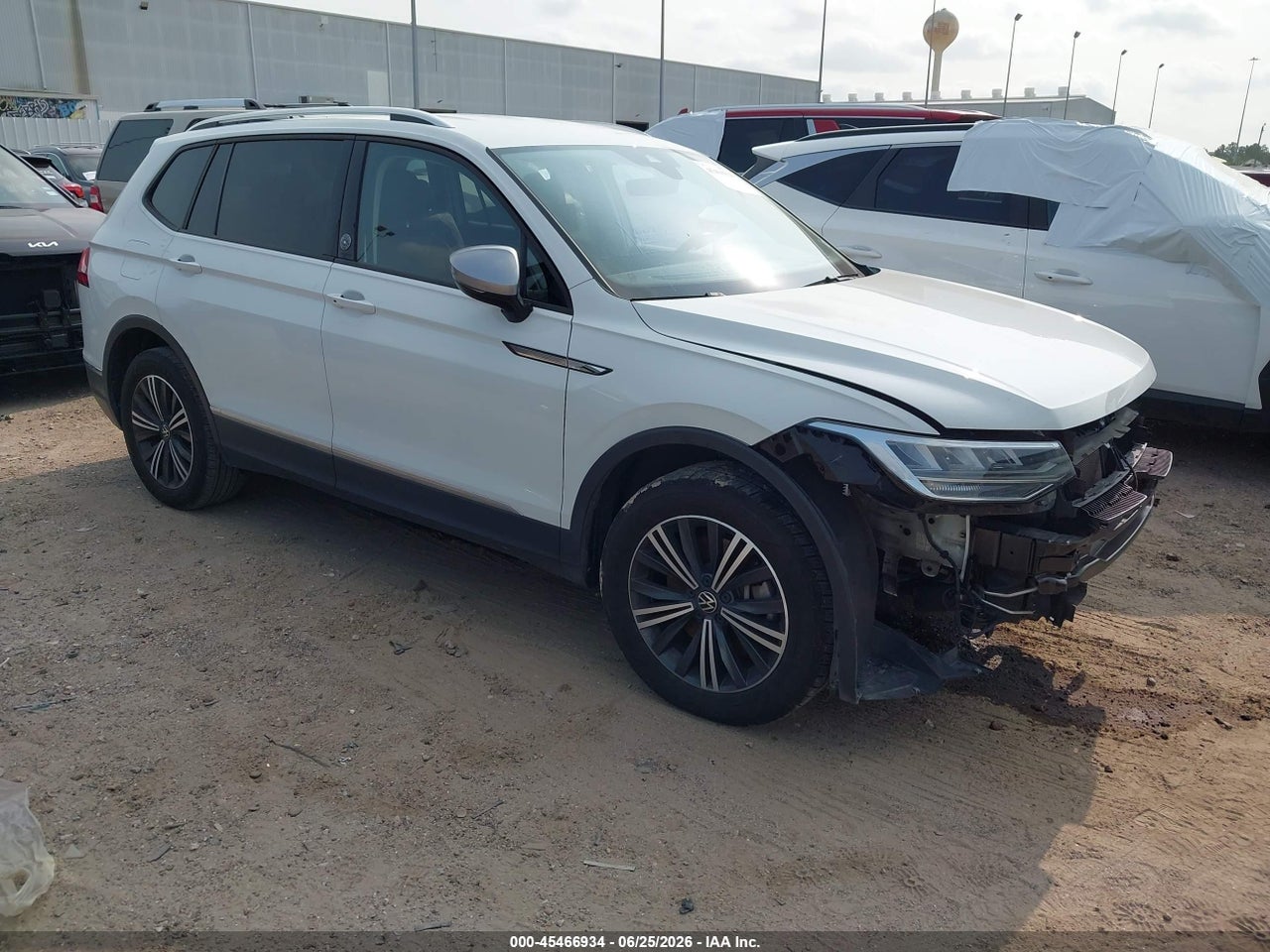 3VV6B7AX2RM****** · 2024 VOLKSWAGEN TIGUAN 2.0T WOLFSBURG EDITION
