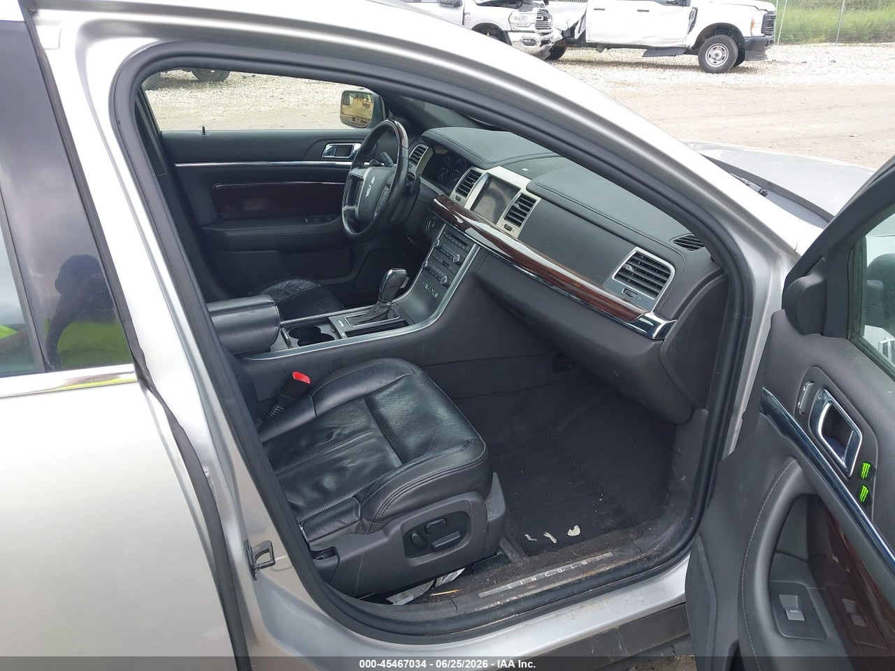 2010 LINCOLN MKS · 5/11