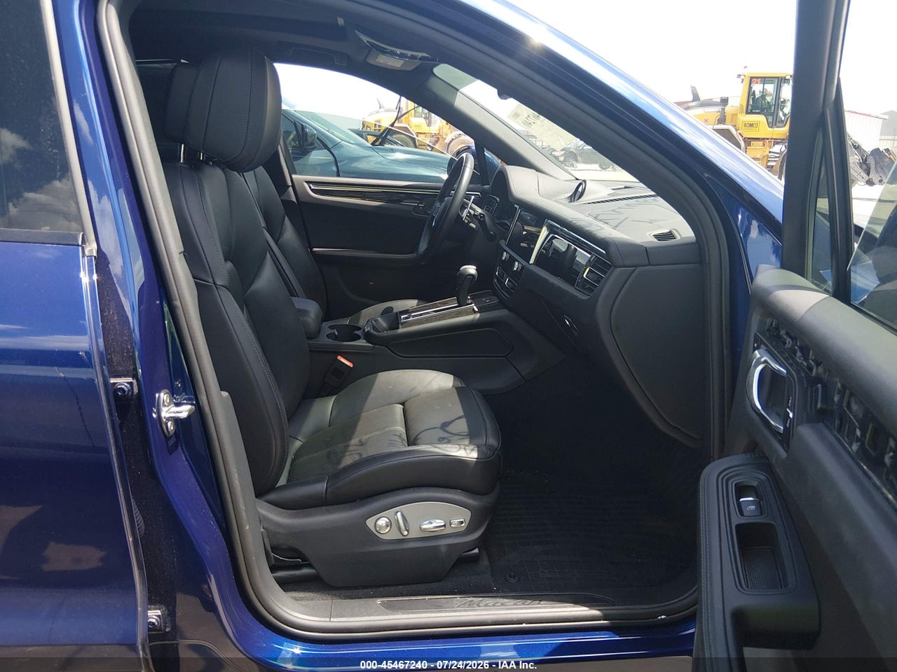 2024 PORSCHE MACAN T · 5/11