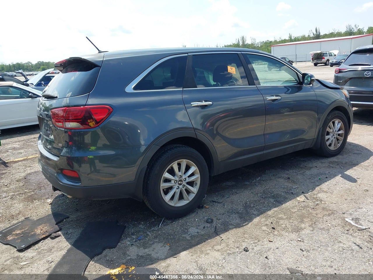 2020 KIA SORENTO 2.4L LX · 4/11