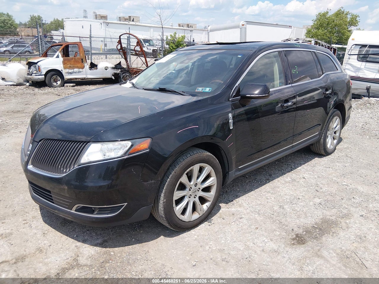2016 LINCOLN MKT · 2/11