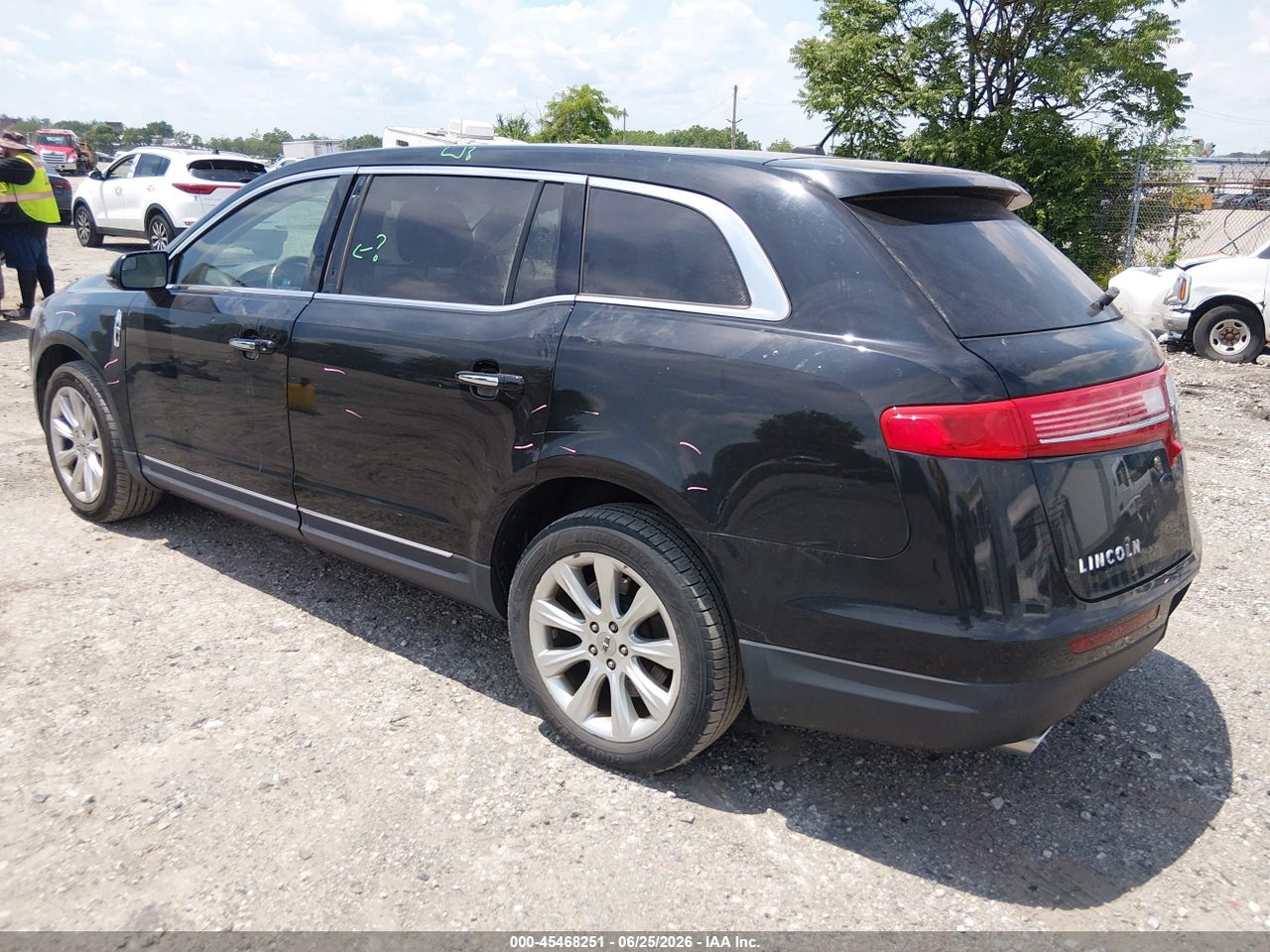2016 LINCOLN MKT · 3/11