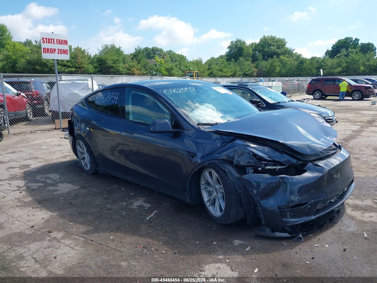 7SAYGDED4RF****** · 2024 TESLA MODEL Y LONG RANGE SINGLE MOTOR REAR-WHEEL DRIVE/RWD