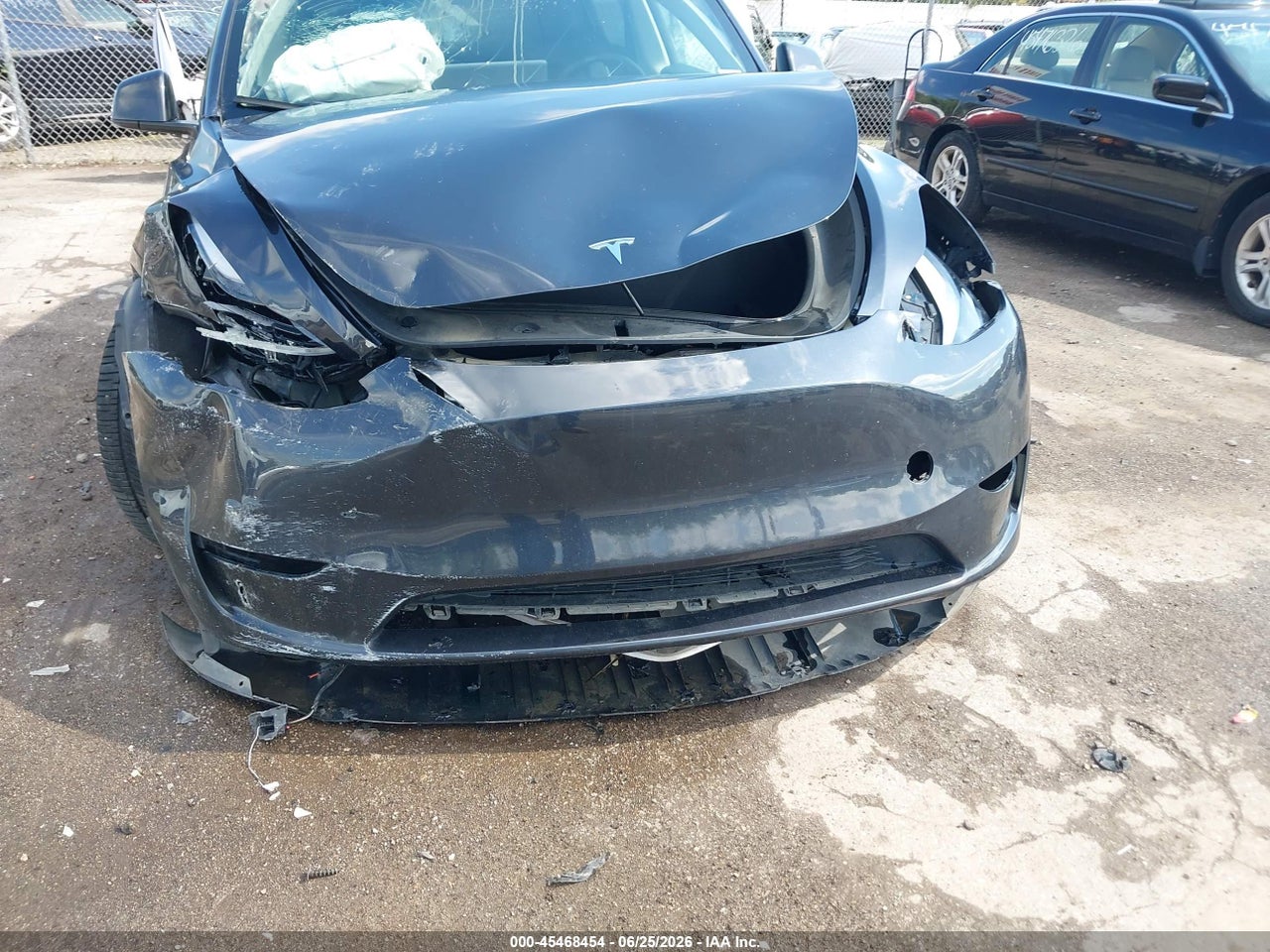 2024 TESLA MODEL Y LONG RANGE SINGLE MOTOR REAR-WHEEL DRIVE/RWD · 6/10