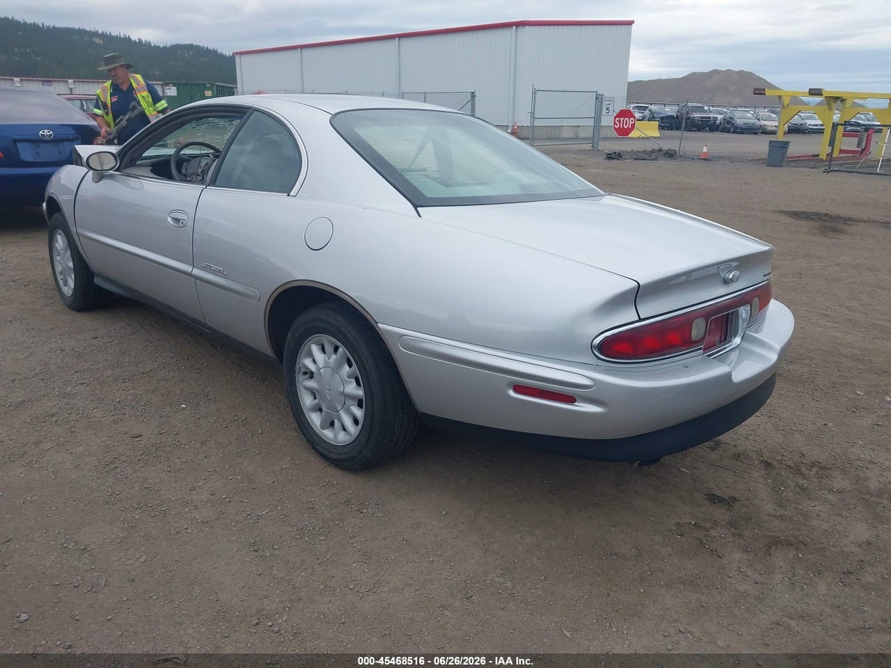 1999 BUICK RIVIERA · 3/11
