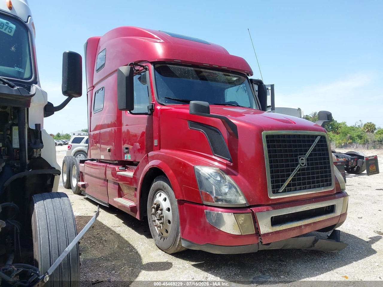 4V4NC9EH3GN****** · 2016 VOLVO VN