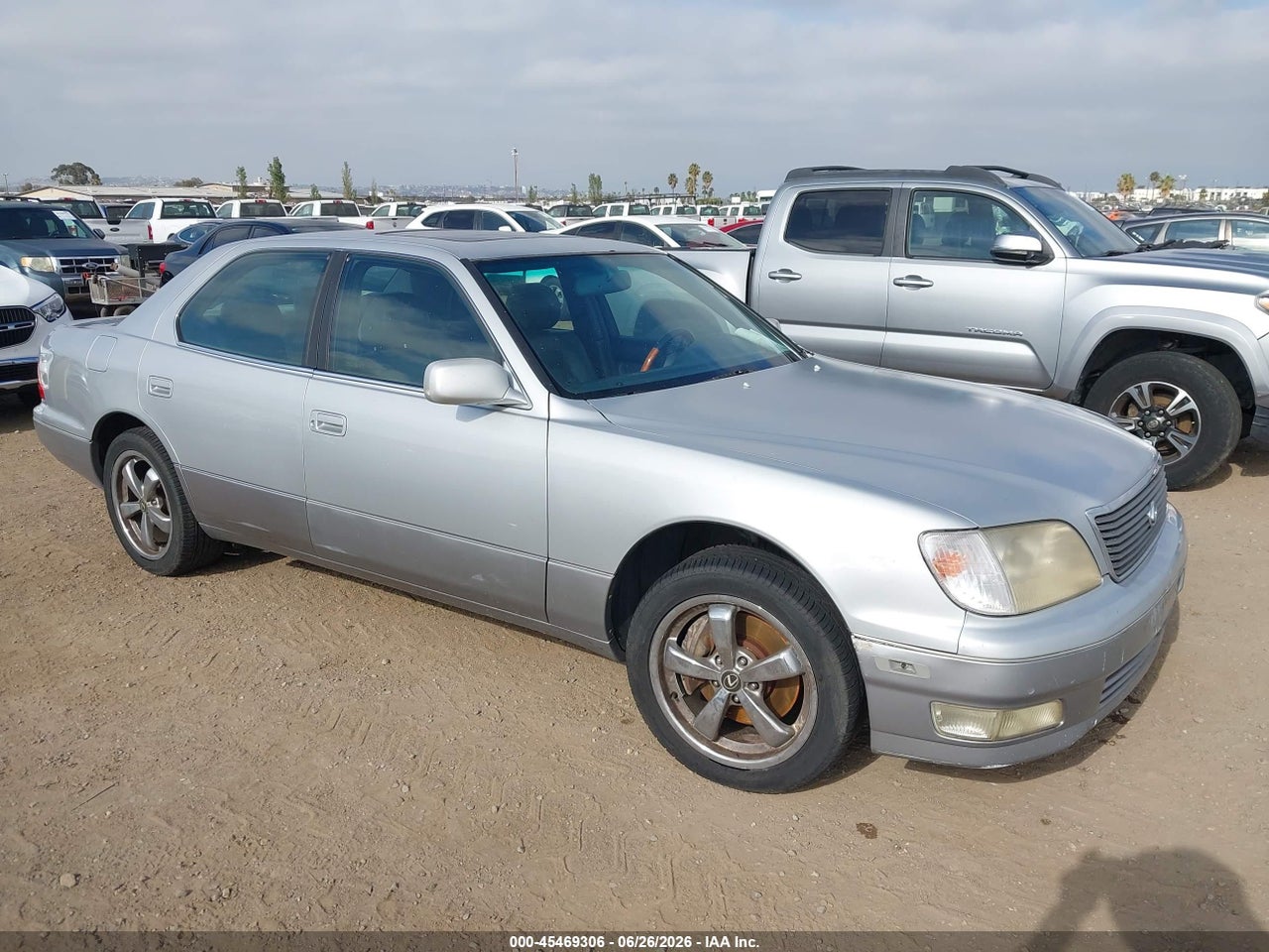 JT8BH28FXX0****** · 1999 LEXUS LS 400