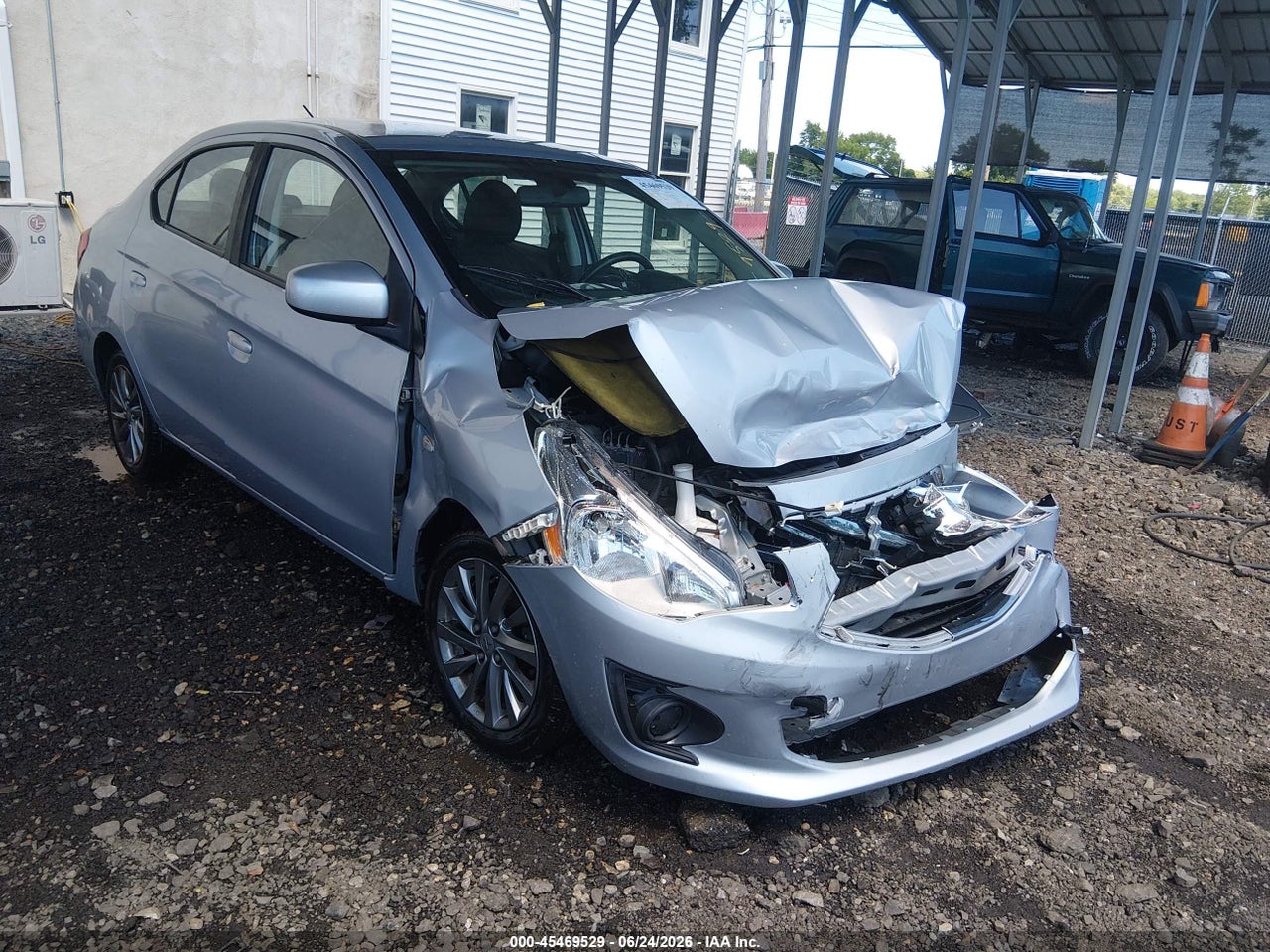 ML32F3FJ5JH****** · 2018 MITSUBISHI MIRAGE G4 ES