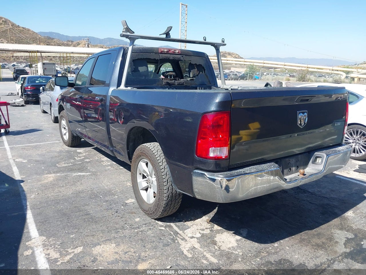 2017 RAM 1500 SLT  4X2 6'4 BOX · 3/11