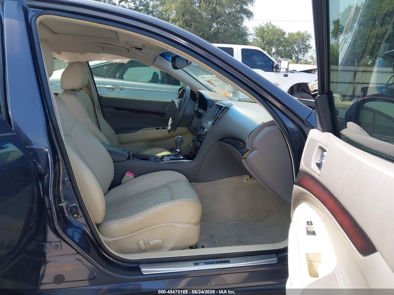 2012 INFINITI G37 JOURNEY · 5/11