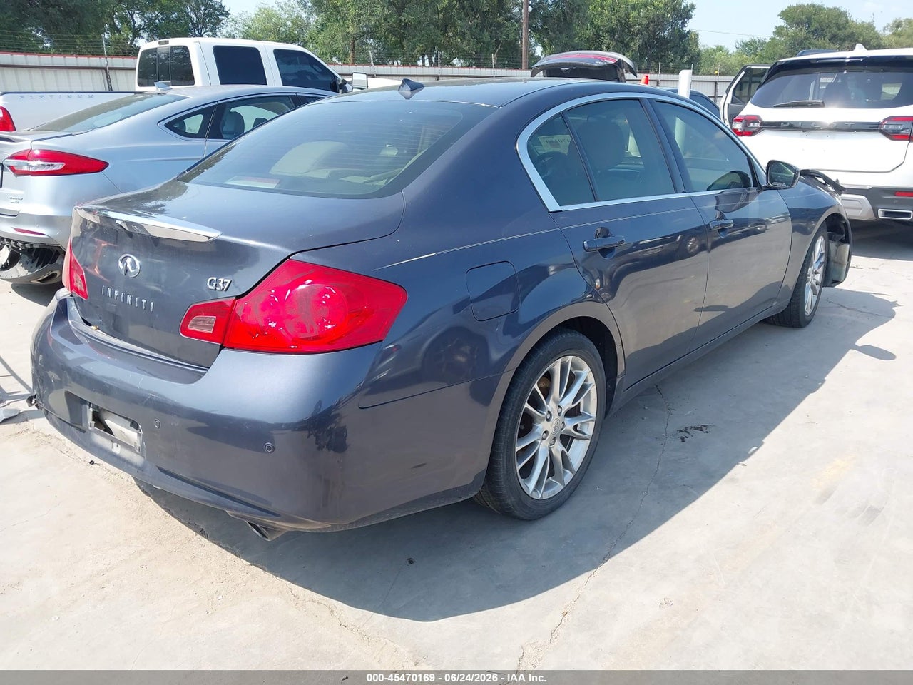 2012 INFINITI G37 JOURNEY · 4/11