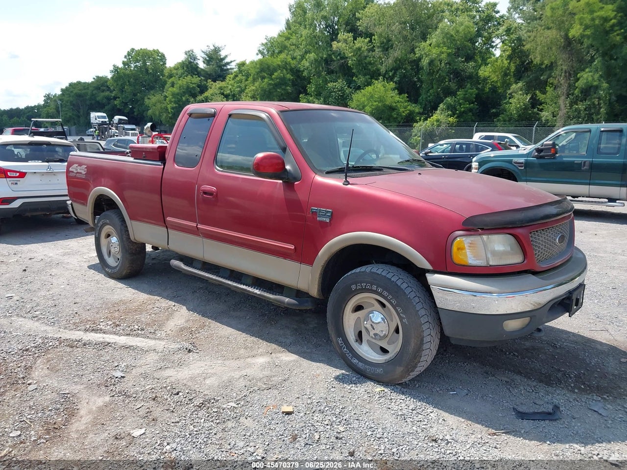 1FTRX18W9YN****** · 2000 FORD F-150 LARIAT/WORK SERIES/XL/XLT