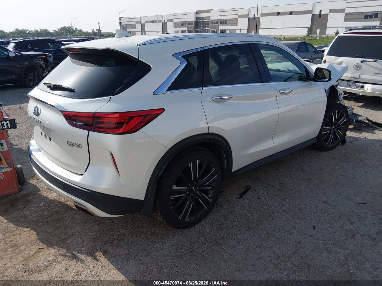 2021 INFINITI QX50 LUXE AWD · 4/10