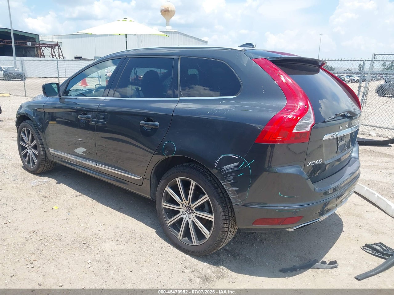 2015 VOLVO XC60 T6 PLATINUM · 3/11