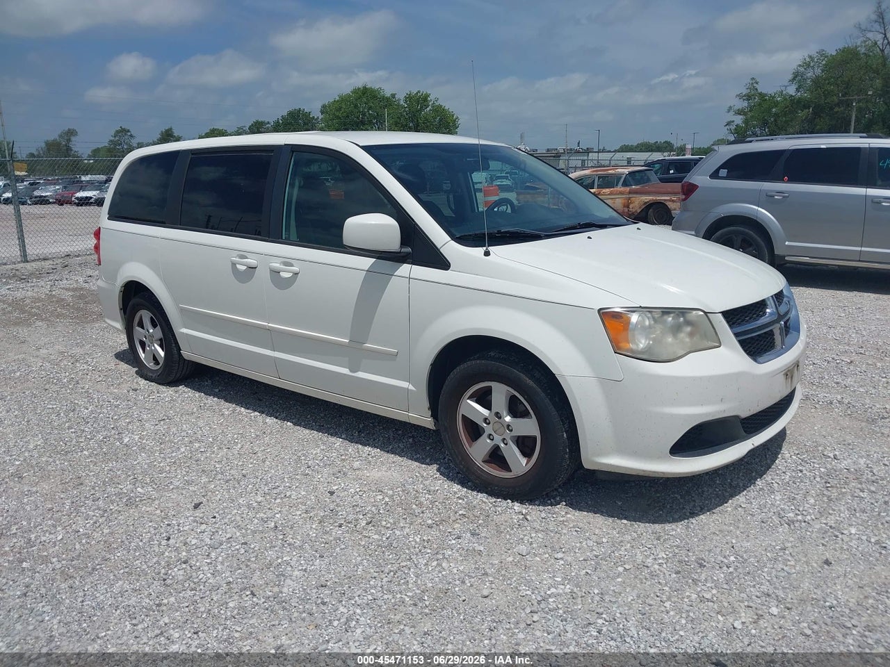 2C4RDGCG0DR****** · 2013 DODGE GRAND CARAVAN SXT
