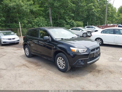 JA4AP3AU4BZ****** · 2011 MITSUBISHI OUTLANDER SPORT ES