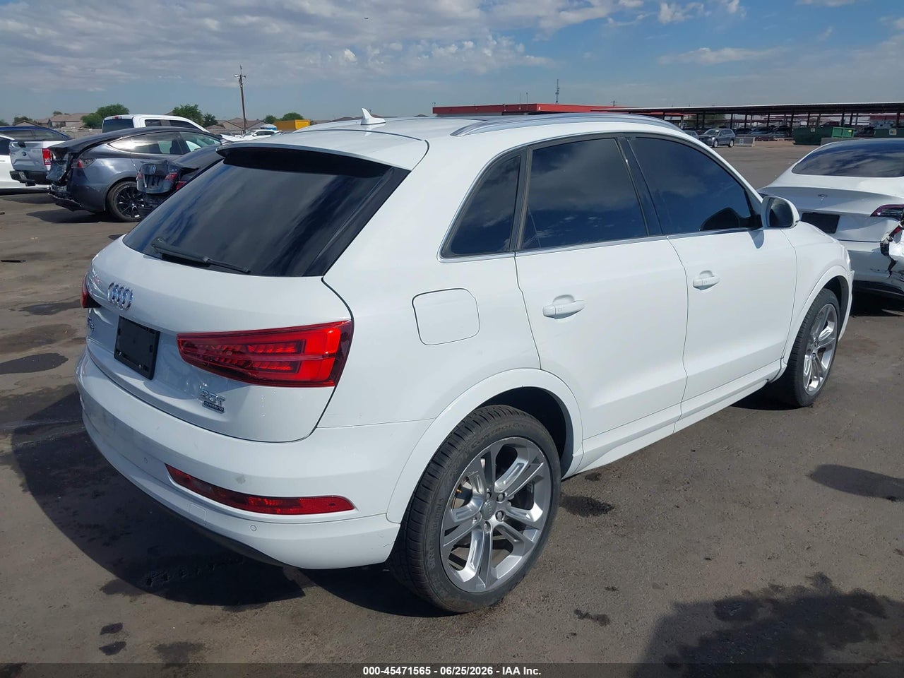 2017 AUDI Q3 2.0T PREMIUM · 4/11