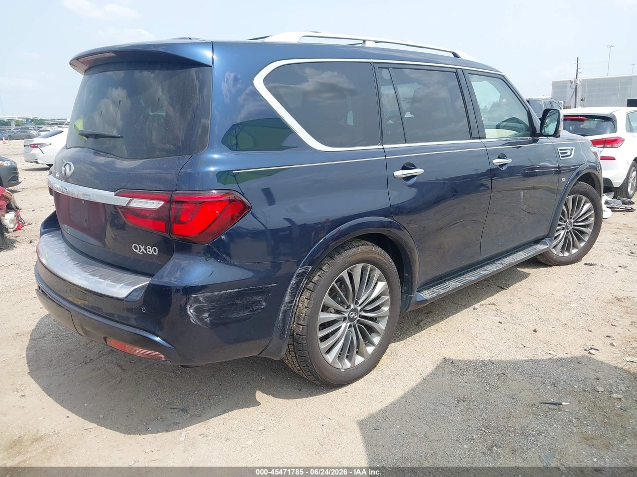2018 INFINITI QX80 · 4/11