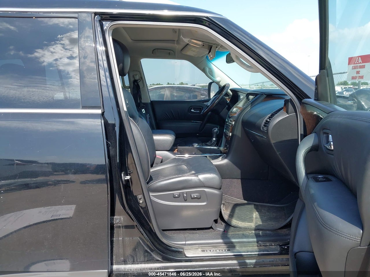2012 INFINITI QX56 · 5/11