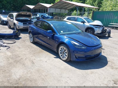 5YJ3E1EA4NF****** · 2022 TESLA MODEL 3 REAR-WHEEL DRIVE