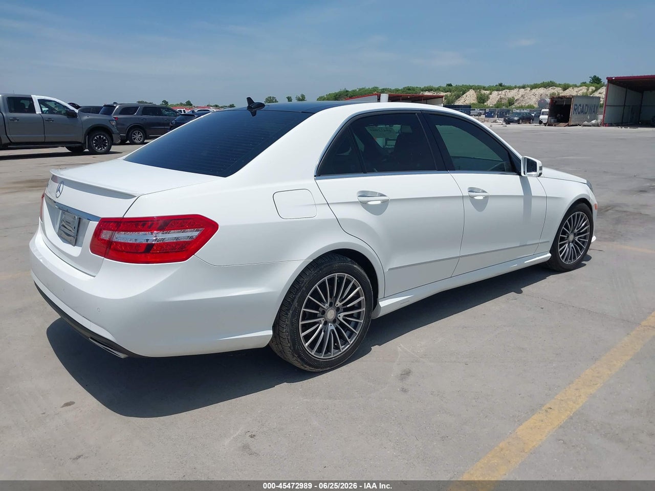 2013 MERCEDES-BENZ E 350 BLUETEC   · 4/11