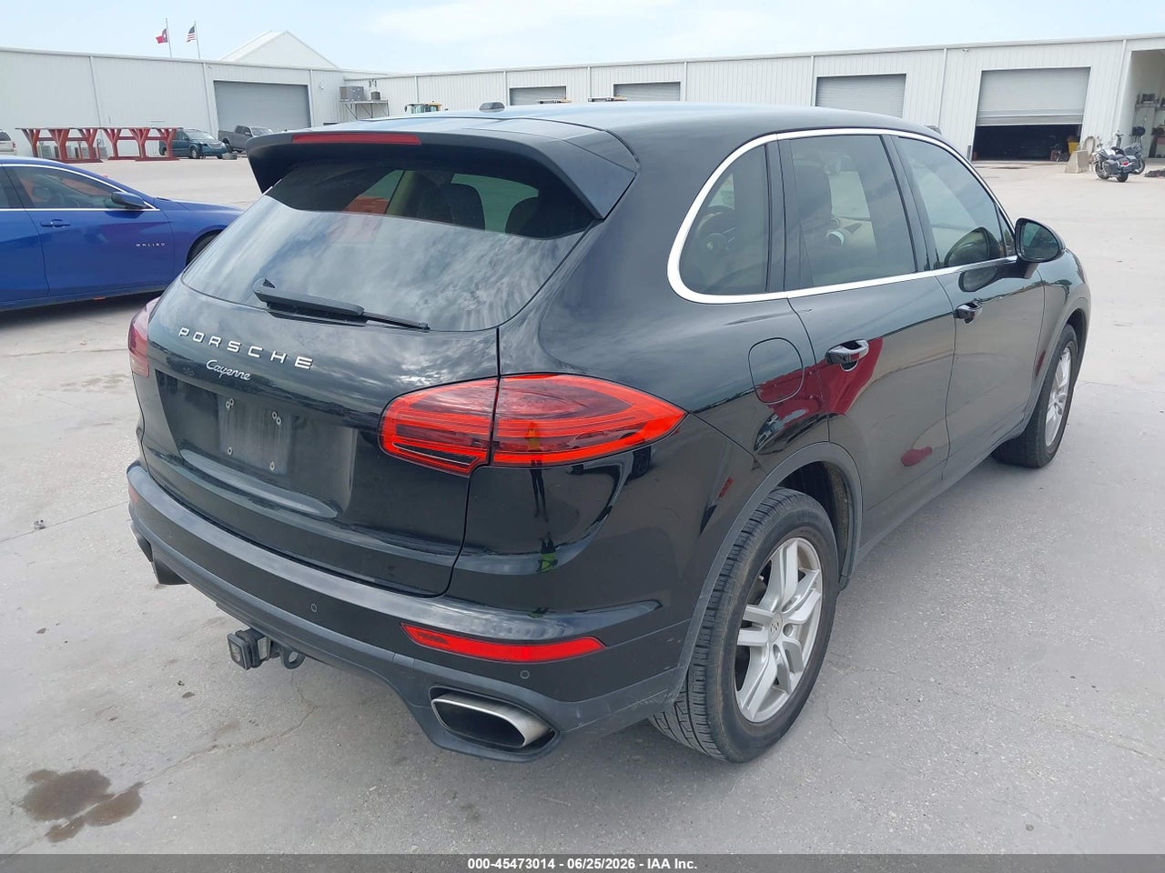 WP1AA2A24GL****** · 2016 PORSCHE CAYENNE · 4/11