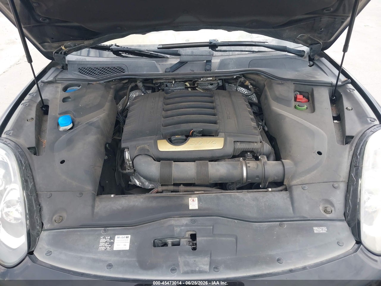 WP1AA2A24GL****** · 2016 PORSCHE CAYENNE · 10/11