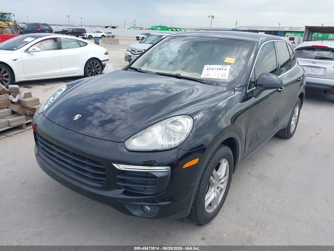 WP1AA2A24GL****** · 2016 PORSCHE CAYENNE · 2/11