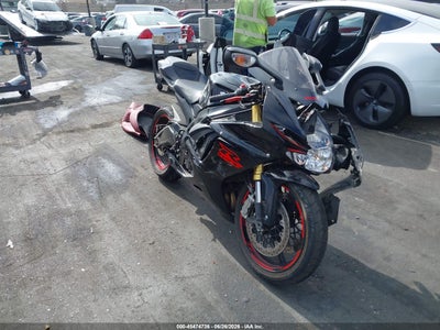 JS1GR7MA3K7****** · 2019 SUZUKI GSX-R750