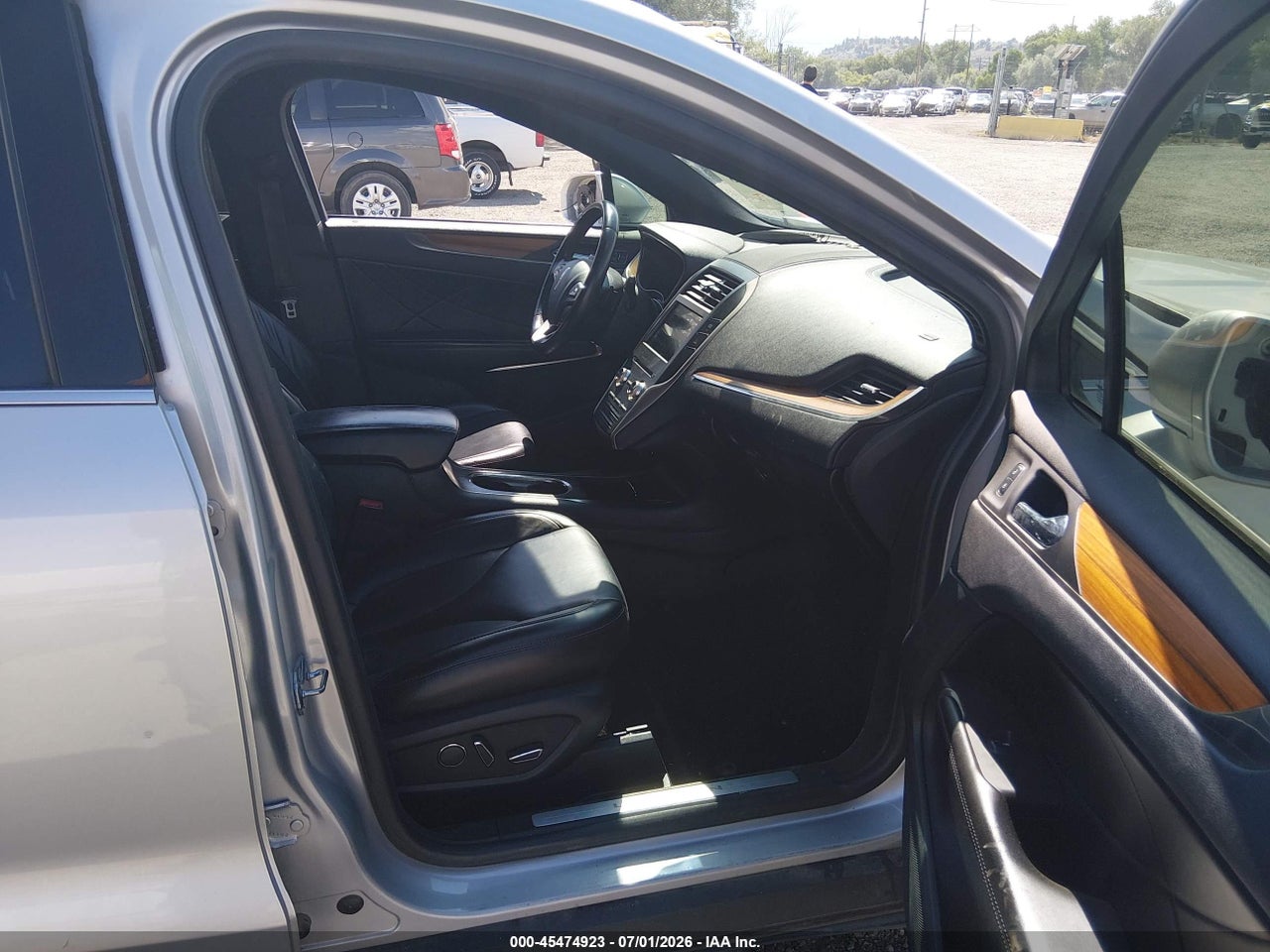 2017 LINCOLN MKC SELECT · 5/11