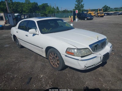 1LNHM82W67Y****** · 2007 LINCOLN TOWN CAR SIGNATURE LIMITED