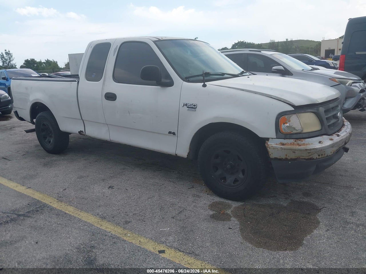 1FTPX17L8YN****** · 2000 FORD F-150 LARIAT/WORK SERIES/XL/XLT