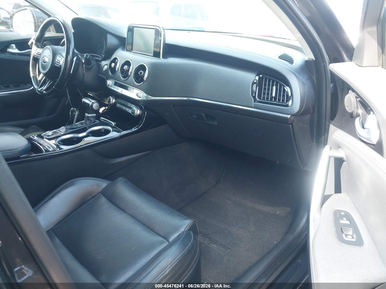 2019 KIA STINGER   · 5/11