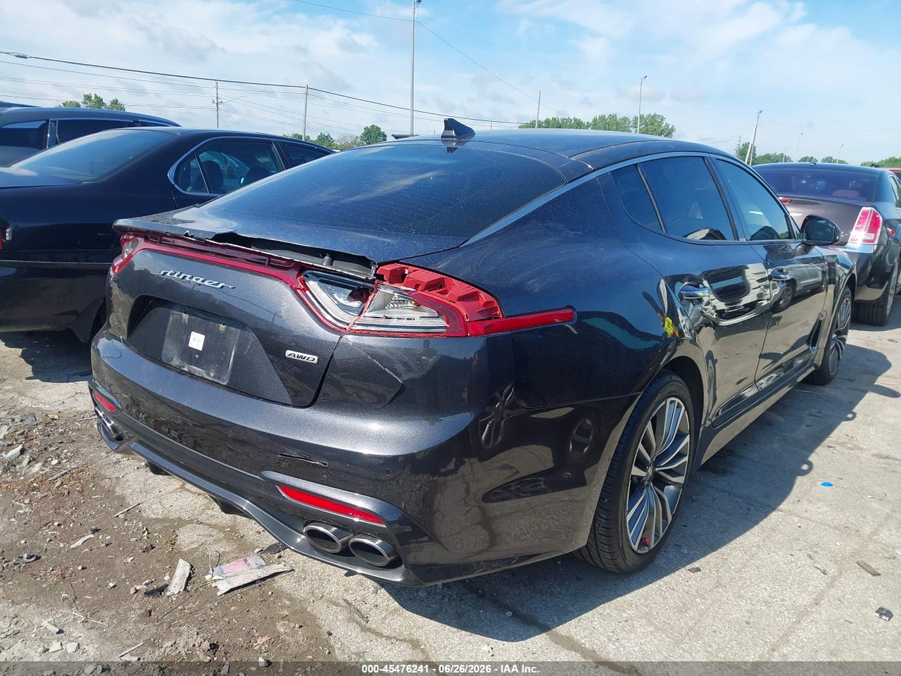 2019 KIA STINGER   · 4/11